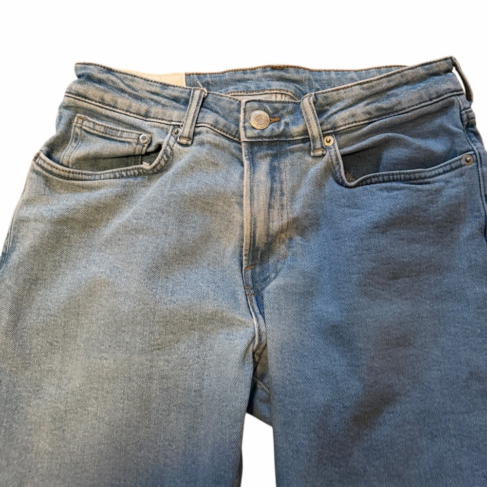 H&M light wash regular fit jeans. Size 30 x30. GUC - Picture 2 of 7